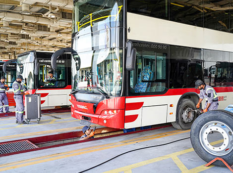 Image of preventive and operational maintenance activities applied to buses